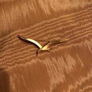 Gold Seagull Brooch